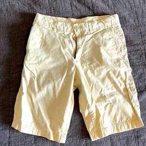 Men’s light yellow shorts size small